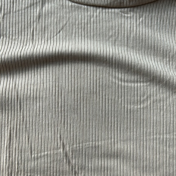 Garage ribbed crop - Picture 2 of 3